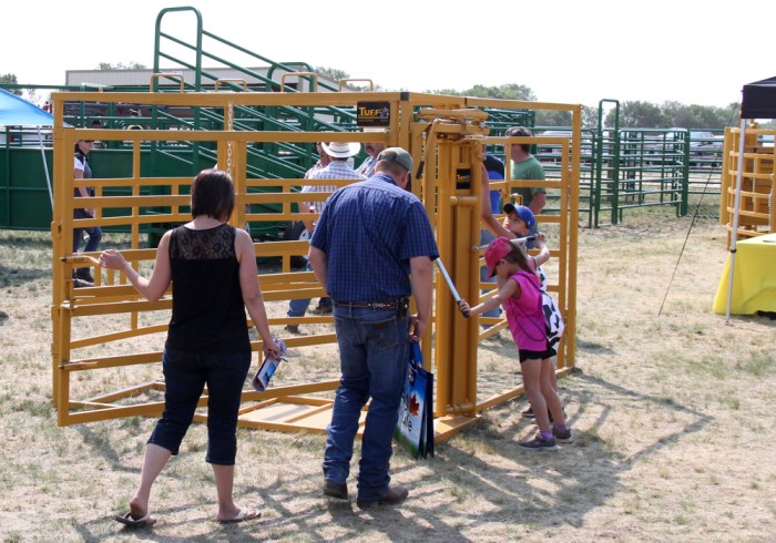 Calves contracted tendons dealing lax report fungus producers cwis farmer consult agricultural consequences iea february farmtario fungi